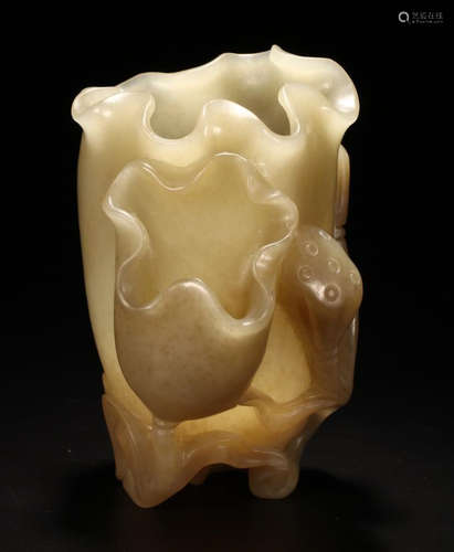 A HETIAN JADE CARVED LOTUS SHAPED PEN HOLDER