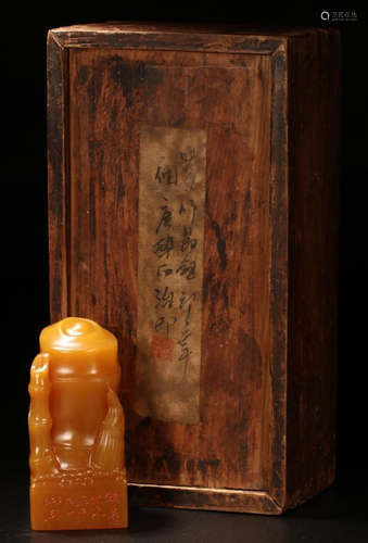 A TIANHUANG STONE CARVED BAMBOO SHAPED SEAL