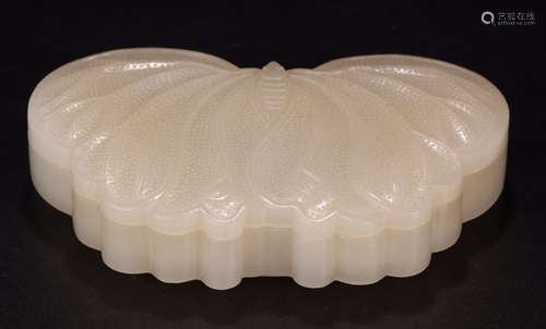 PAIR HETIAN JADE CARVED BUTTERFLY SHAPED BOX