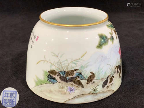 A FAMILLE ROSE GLAZE BIRD PATTERN PEN WASHER