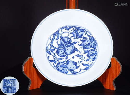 A WHITE&BLUE GLAZE PEACH PATTERN PLATE