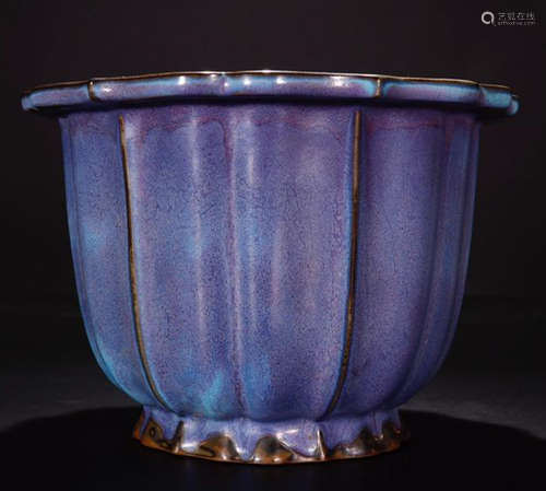 A JUN YAO BLUE GLAZE LOTUS PATTERN JAR