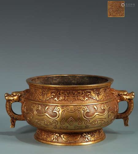 A BRONZE CASTED AUSPICIOUS PATTERN CENSER