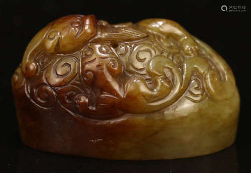 A HETIAN JADE CARVED BEAST SHAPED SEAL