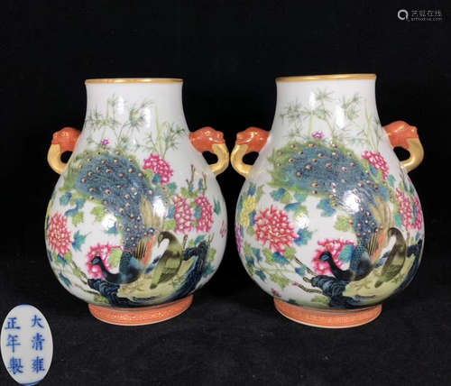 PAIR FAMILLE ROSE GLAZE FLOWER PATTERN VASE