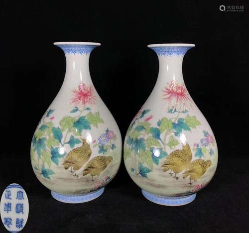 PAIR FAMILLE ROSE GLAZE FLOWER PATTERN VASE