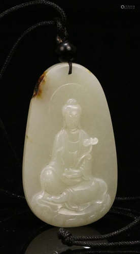 A HETIAN JADE CARVED GUANYIN BUDDHA PENDANT