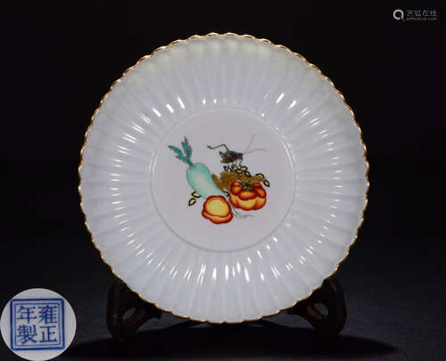 A WHITE GLAZE GILD MELON PATTERN PLATE