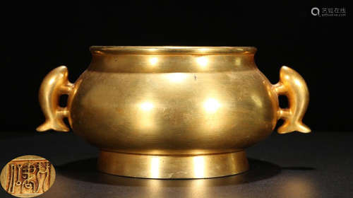 A GILT BRONZE CASTED DOUBLE EAR CENSER