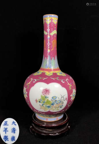 A FAMILLE ROSE GLAZE FLOWER PATTERN VASE