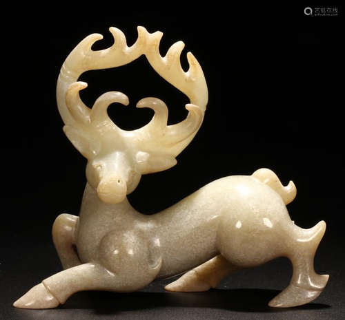 A HETIAN JADE CARVED SIKA DEER SHAPED PENDANT