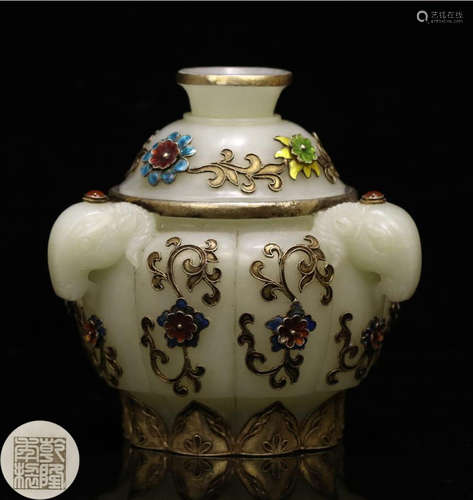 A HETIAN JADE CARVED GEM DECORATED CENSER