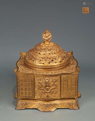 A QIANLONG MARK GILT BRONZE SQUARE CENSER