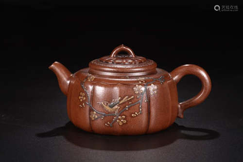 A ZISHA TEAPOT FROM ZHOUGUIZHEN