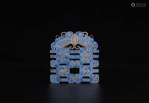 A BLUE-LACQUER SILVER PENDANT