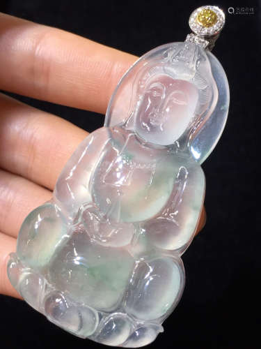 A GUANYING SHAPED ICY JADEITE PENDANT