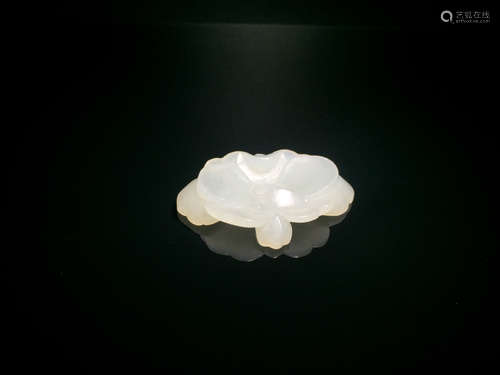 A HETIAN JADE PENDANT