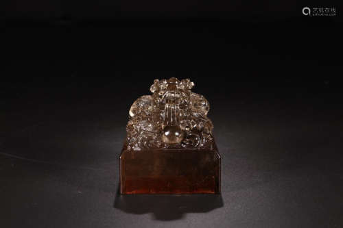 A CRYSTAL SQUARE SEAL IN DRAGON DESIGN