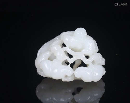 A HETIAN JADE ORNAMENT