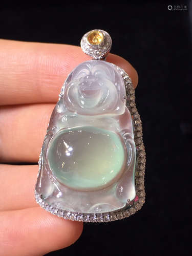 A BUDDHA SHAPED ICY JADEITE PENDANT