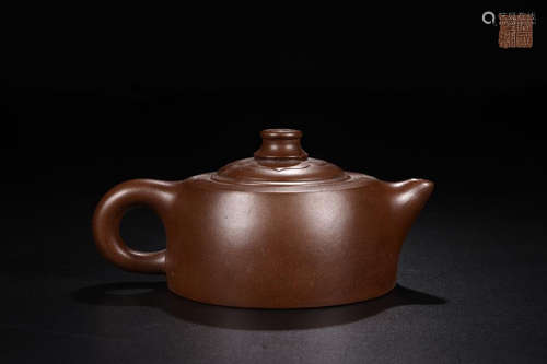 A ZISHA TEAPOT FROM CHENGUONIANG