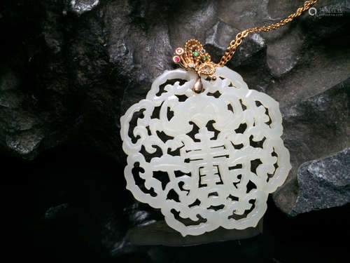 A HETIAN JADE PENDANT