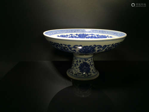 A QIANLONG MARK BLUE&WHITE HIGH-HEEL PLATE