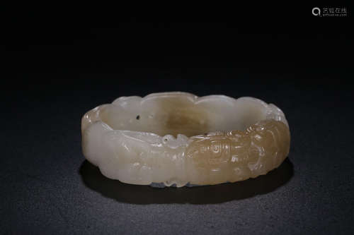 A HETIAN JADE BEAST LINE BANGLE