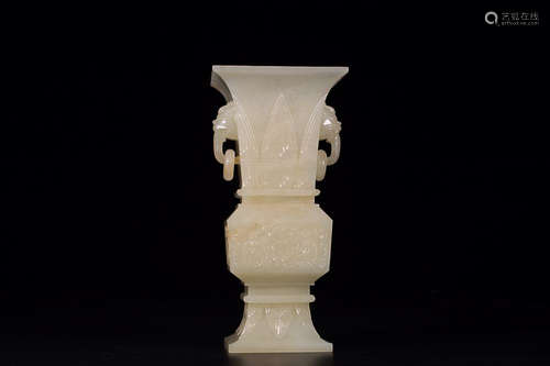 A HETIAN JADE VASE