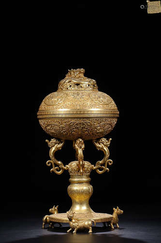 A 'QIANLONG' MARK GILT BRONZE DRAGON SHAPED BUTTON INCENSE HOLDER