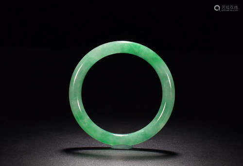 A JADEITE BANGLE