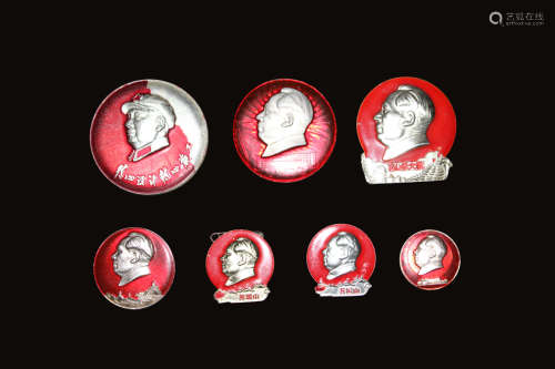 A SET OF MAO ZE DONG COMMERMORATE BADGES