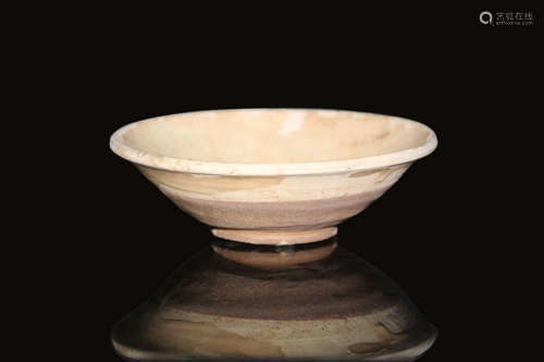 A WHITE GLAZE BOWL