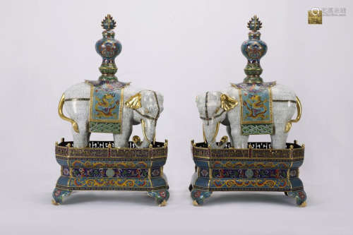 PAIR OF CLOISONNE ORNAMENTS OF ELEPHANT SHAPED WITH MARKING