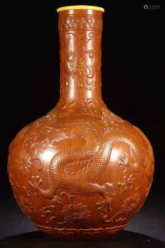 A CALABASH BOTTLE VASE WITH DRAGON CARVING