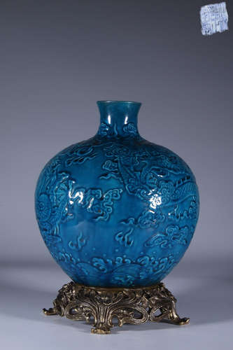 A BLUE GLAZED VASE CARVED IN DRAGON