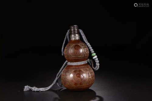 A GOURD SHAPED VASE