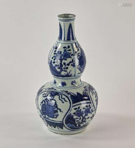 Chinese Blue and White Vase, Ming Transitional