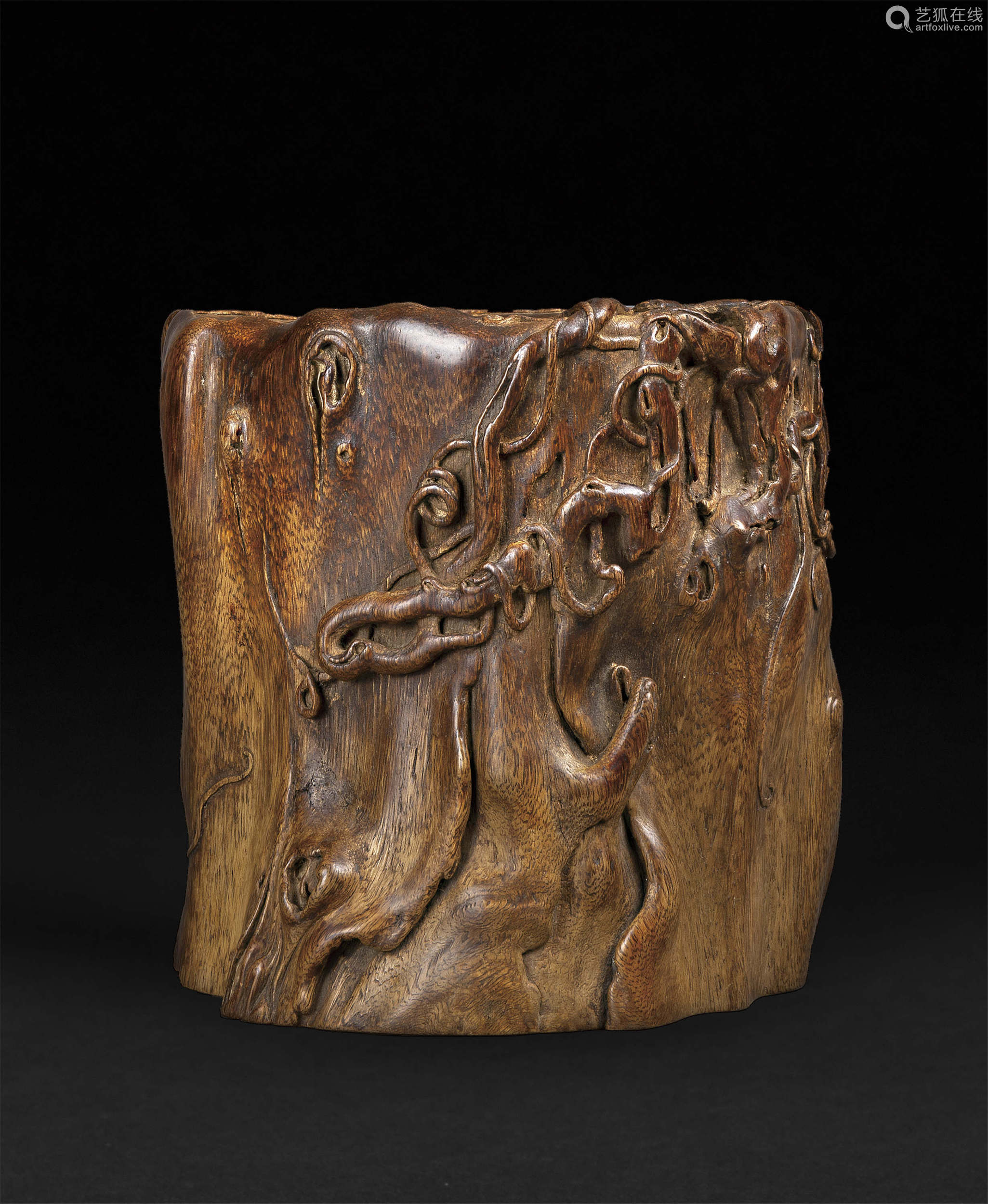 清 沉香树根型笔筒