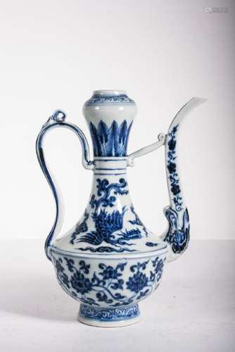 CHINESE BLUE WHITE PORCELAIN WINE EWER