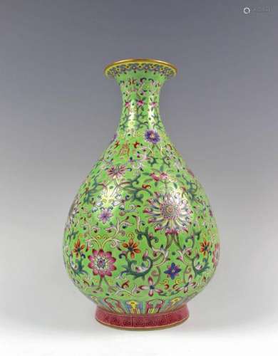 CHINESE FAMILLE ROSE PORCELAIN YUHUCHUN VASE