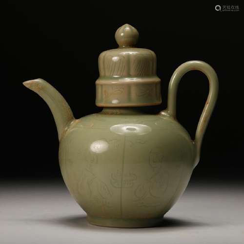 CHINESE CELADON GLAZED PORCELAIN WINE EWER