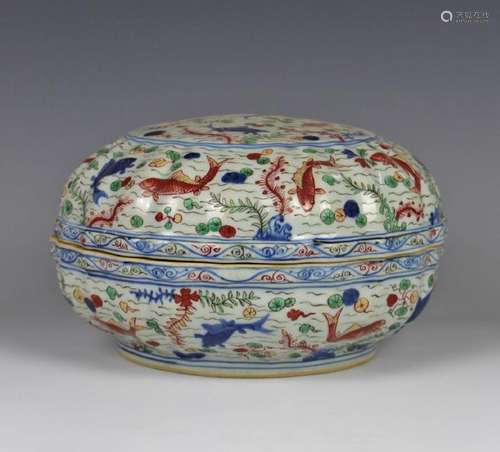 CHINESE WUCAI PORCELAIN COVER BOX