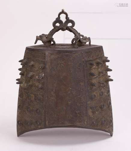 CHINESE BRONZE BELL OF ARCHAIC SHAPE