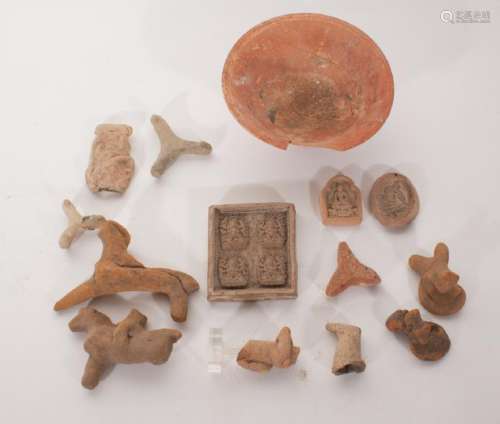 GROUP OF ANCIENT CLAY ARTIFACTÂ