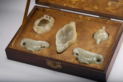 CHINESE SET OF 5 JADE CARVED WATER COUPES