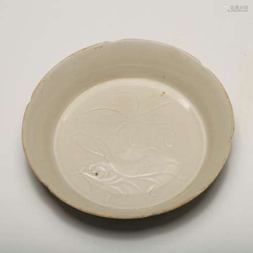 CHINESE DING KILN PORCELAIN PLATE