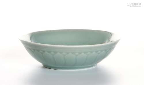 Chinese Celadon Glazed Lobed Bowl