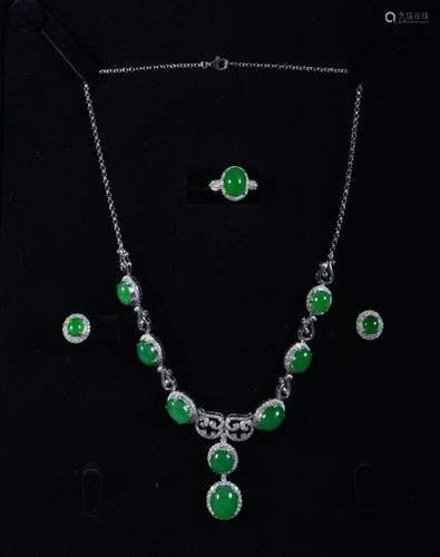 A SET OF WHITE-GOLD AND DIAMOND JADEITE