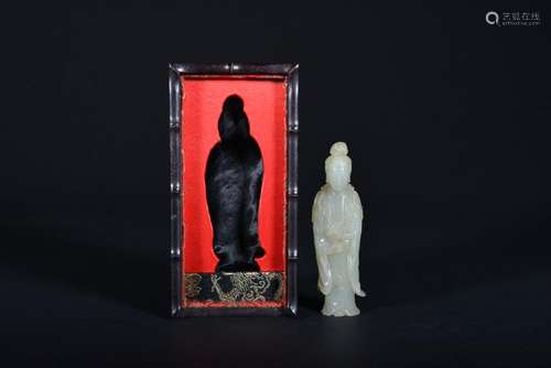 A FINE WHITE JADE CARVING OF GUANYIN AND BOX.QING